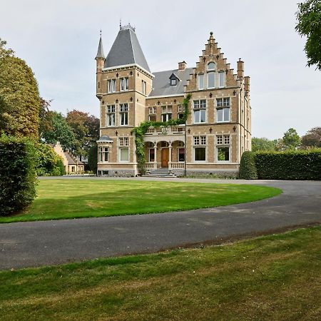 Boutique Hotel Ter Wallen Izegem Bagian luar foto