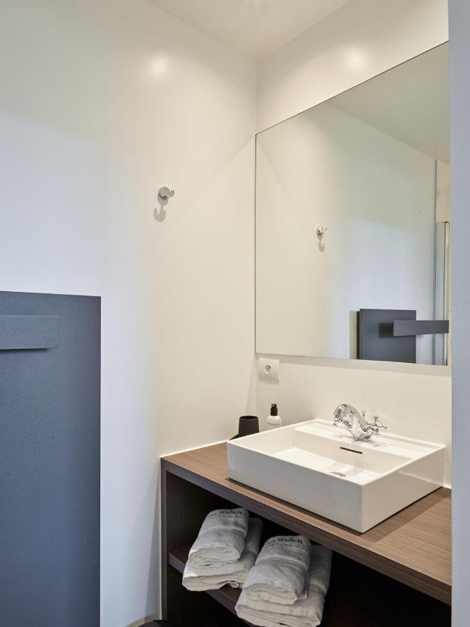 Boutique Hotel Ter Wallen Izegem Bagian luar foto