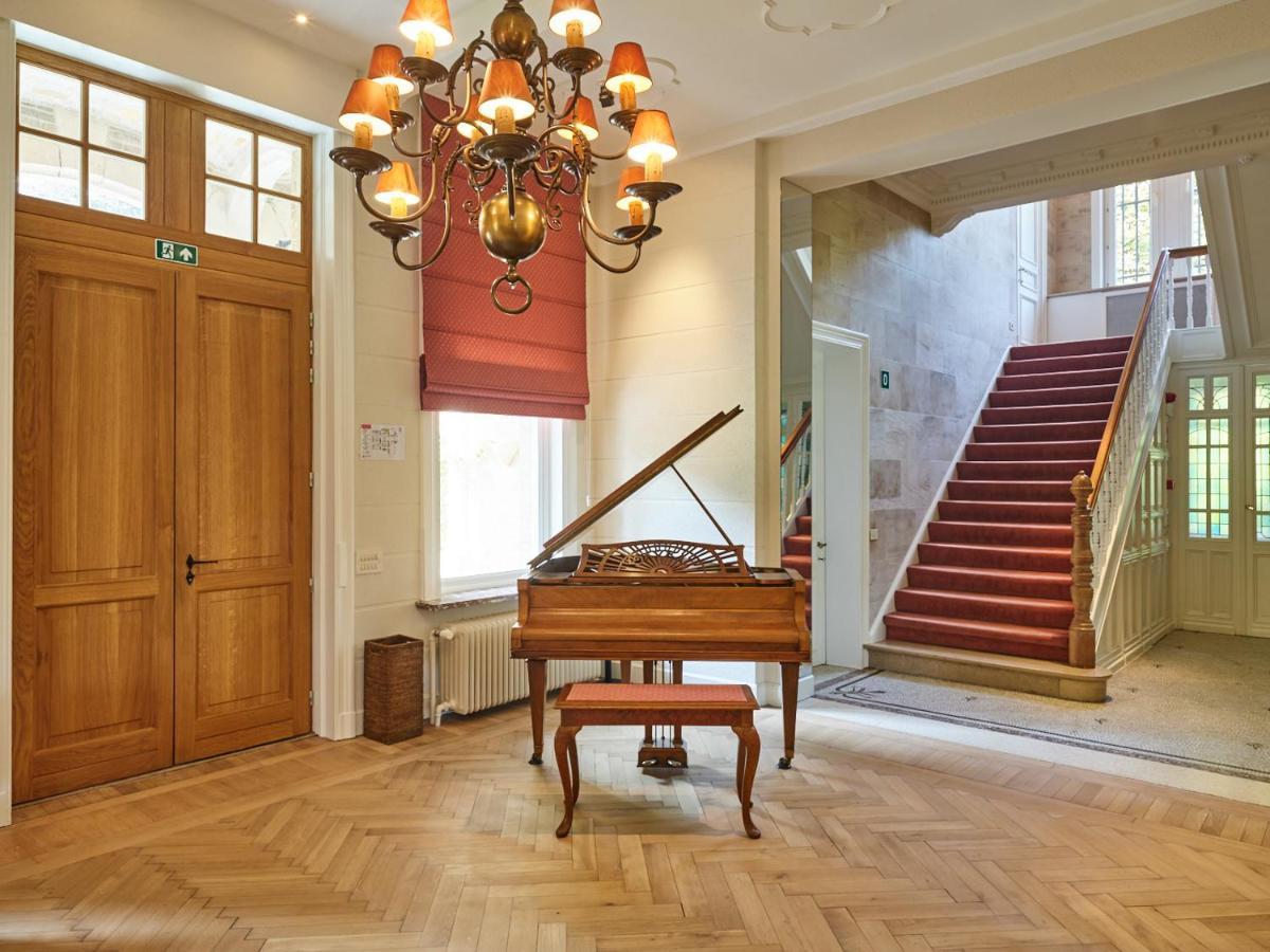Boutique Hotel Ter Wallen Izegem Bagian luar foto