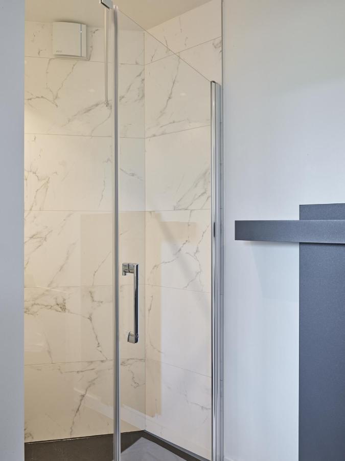 Boutique Hotel Ter Wallen Izegem Bagian luar foto