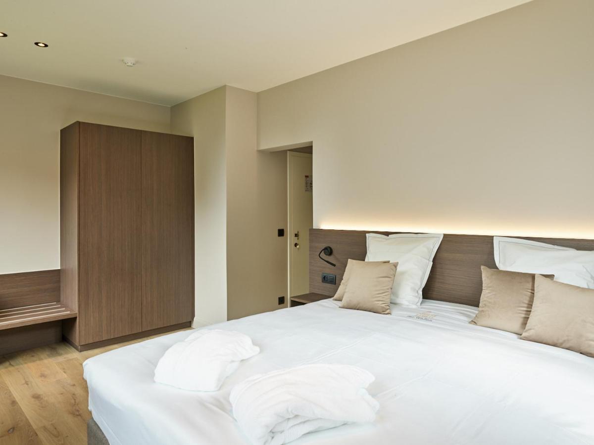 Boutique Hotel Ter Wallen Izegem Bagian luar foto