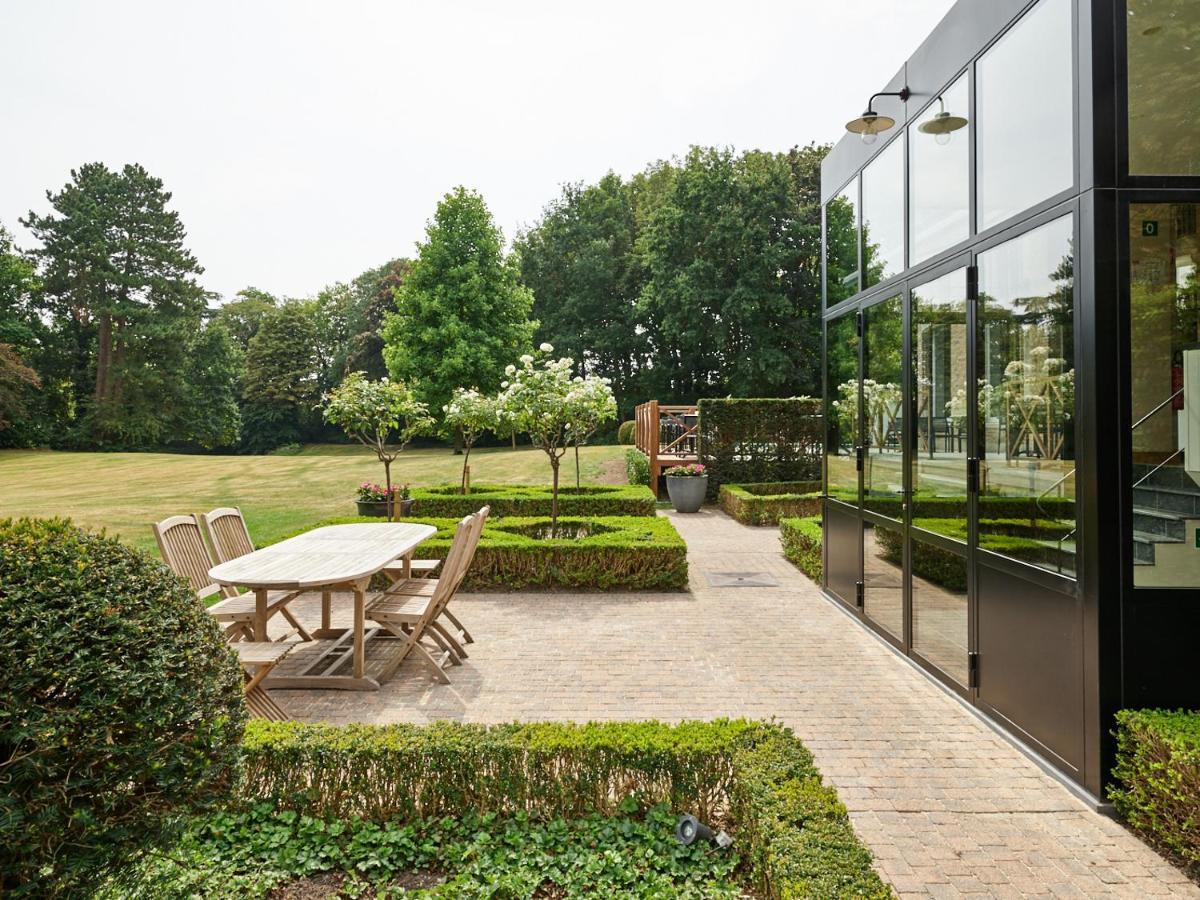 Boutique Hotel Ter Wallen Izegem Bagian luar foto