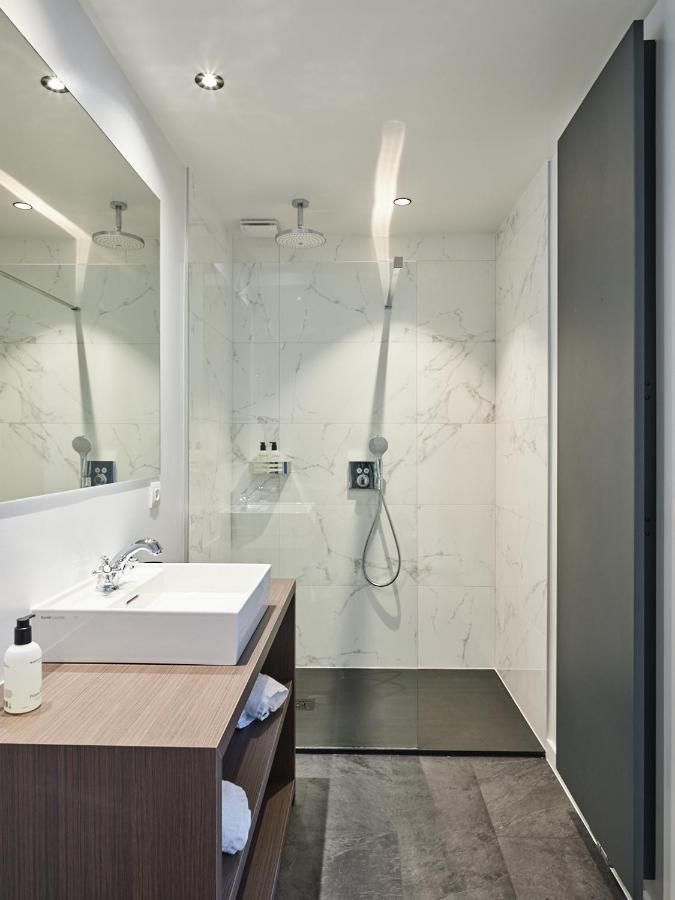 Boutique Hotel Ter Wallen Izegem Bagian luar foto
